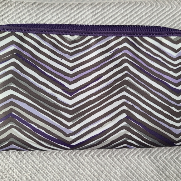 Thirty One Save Your Way Clutch / Zig Zag Zoom - Picture 2 of 3